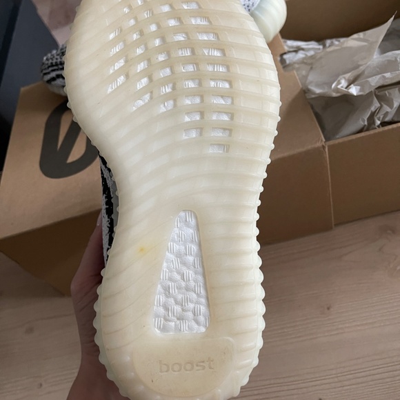 Yeezy Adidas Boost 350 V2 US 6 1/2 Zebra Sneakers - Picture 10 of 17